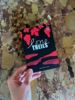 Alternative view of Charlottes held