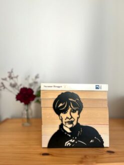 Alternative view of Bogstøtte: Suzanne Brøgger